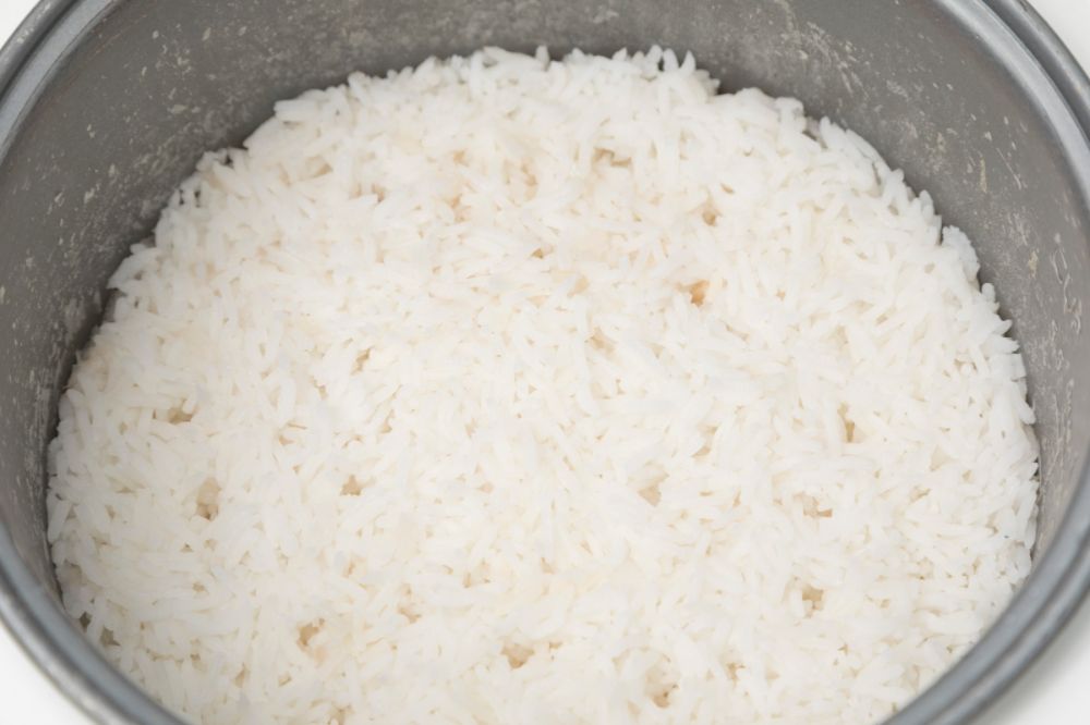 https://apressurecookerkitchen.com/wp-content/uploads/2022/05/rice-cooker-rice.jpg