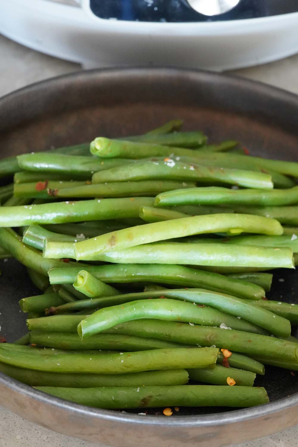 A plate of green beans